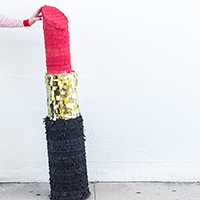 DIY Lipstick Piñata