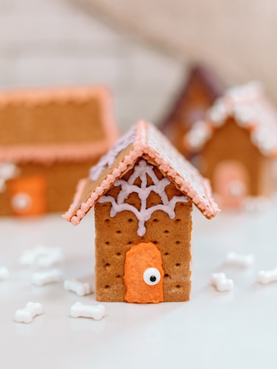 How To Make Edible Haunted Houses for Halloween