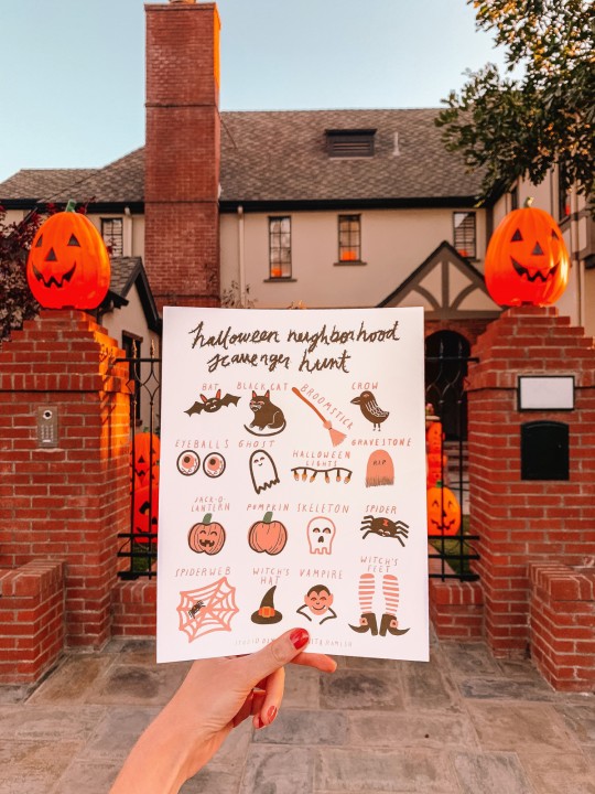Neighborhood Halloween Scavenger Hunt for Kids (Free Printable!)