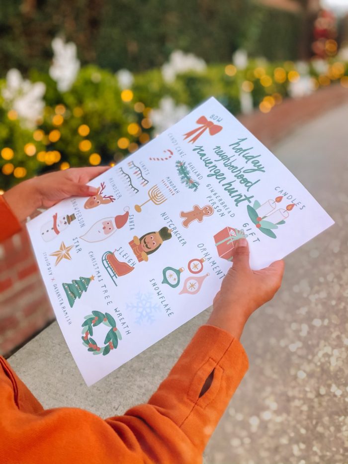 Neighborhood Holiday Scavenger Hunt (Free Printable!)